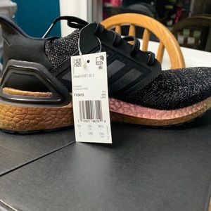 Brand New Adidas UltraBOOST Girls Size 6